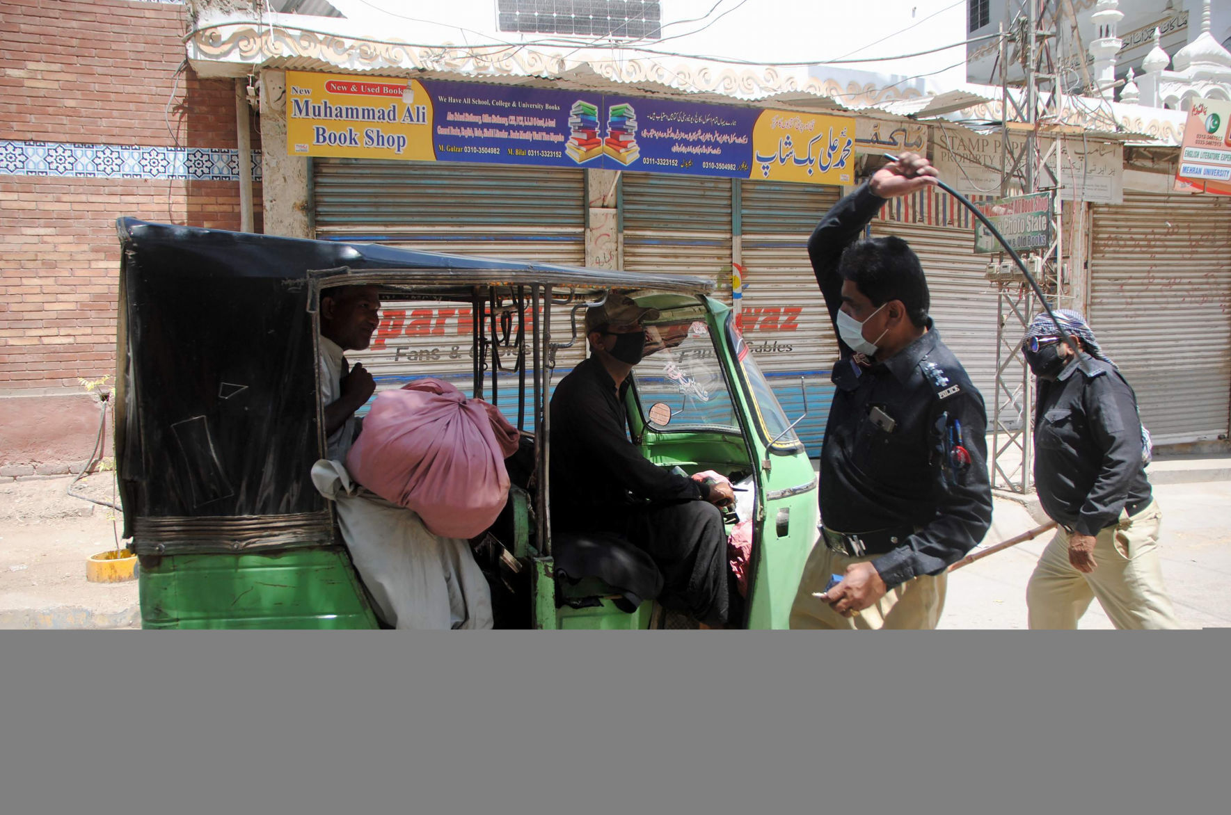 APTOPIX Virus Outbreak Pakistan